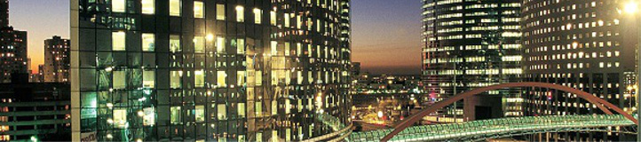 la defense business district, paris, france1